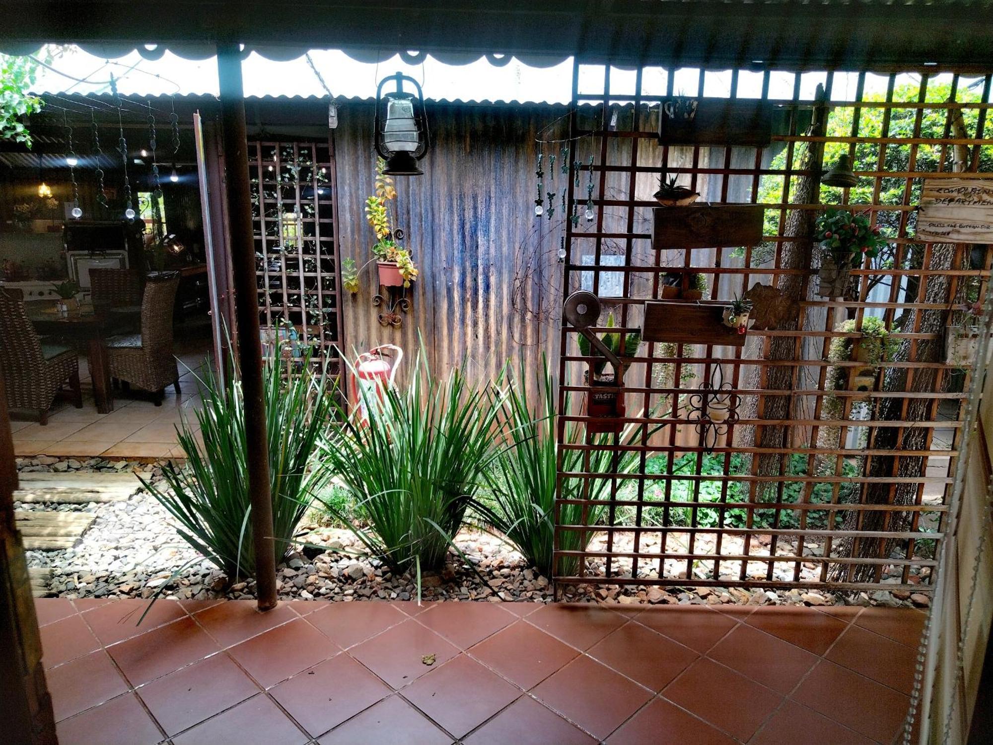 Africas Eden Guesthouse Mookgophong Exterior photo
